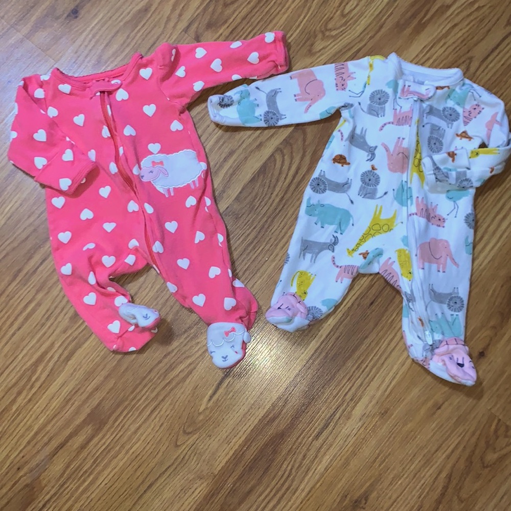Carter’s footed pajamas set of 2